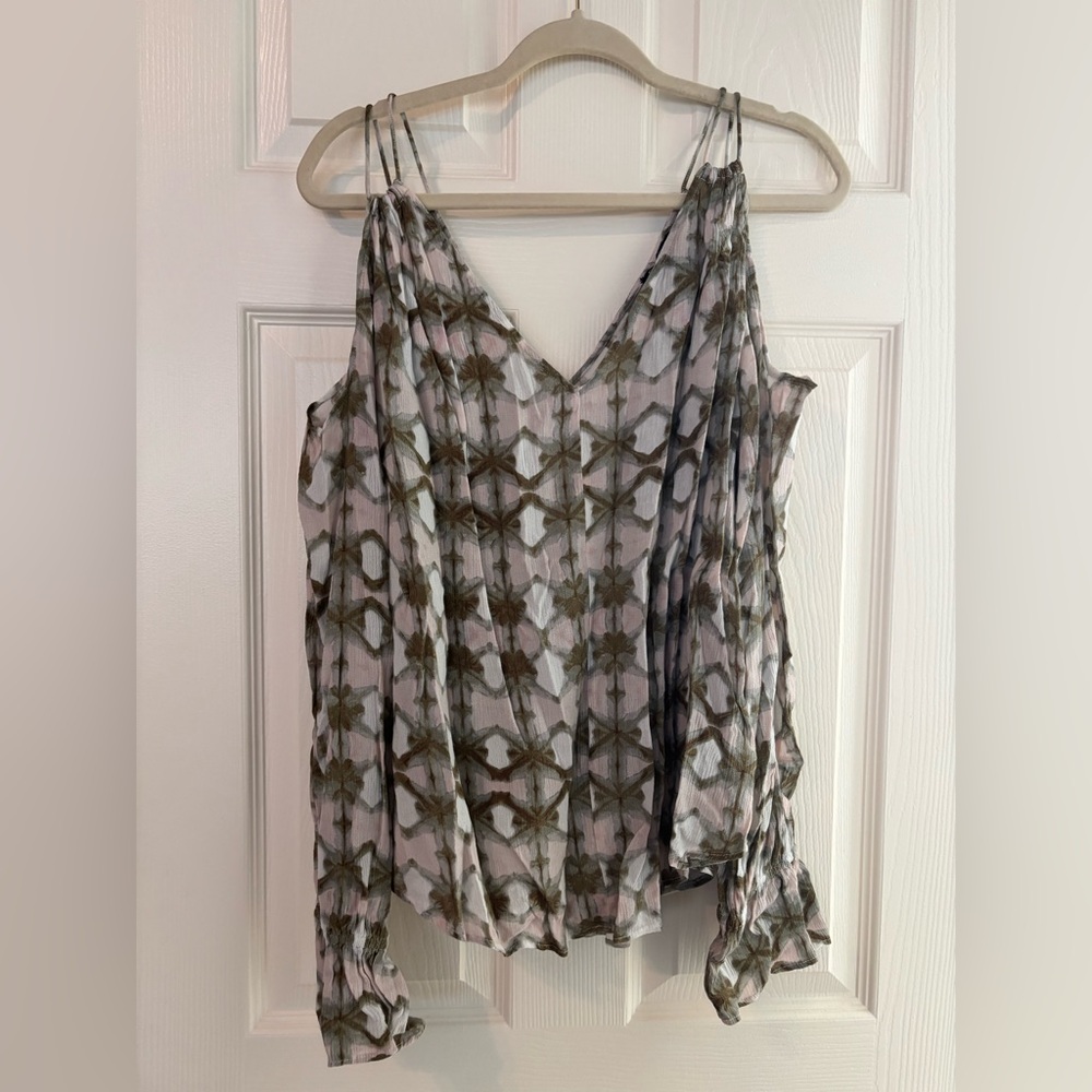 Jessica Simpson Bell Sleeve Blouse , Size Large